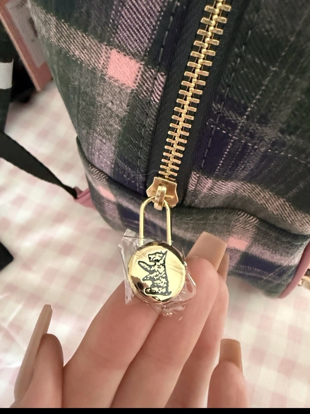 Juicy Couture Green /Pink Plaid Juicy Varsity Weekender set of 3 . - Picture 14 of 15
